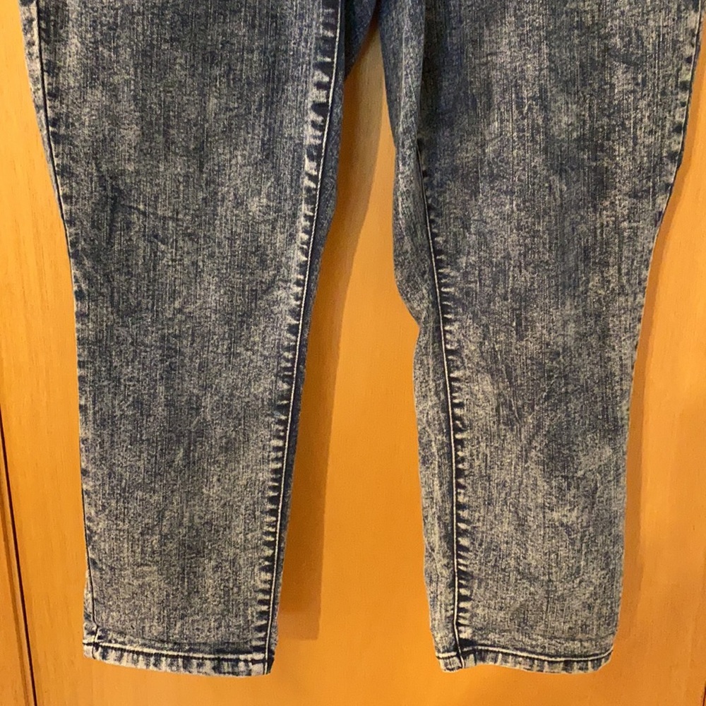 Torrid Cropped Skinny Jeans Acid Wash Size 14 - Picture 4 of 8